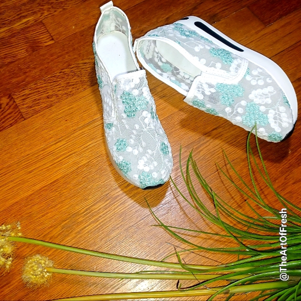 Elegant Mint and White Lace Slip-on Sneakers - Picture 3 of 16